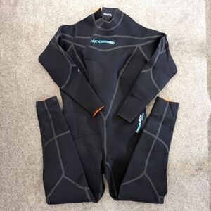 Henderson 3 mm wetsuit size 16
